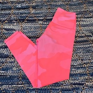 Aerie Play Textured Camo High Waisted 7/8 Legging